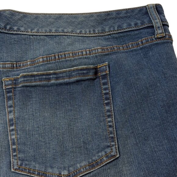 Torrid Denim Shorts NEW Distressed Raw Hem Women’s 26 - Picture 8 of 12